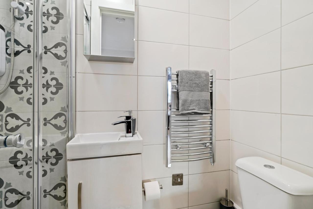 Cosy Heathrow - Parking - Garden Londres