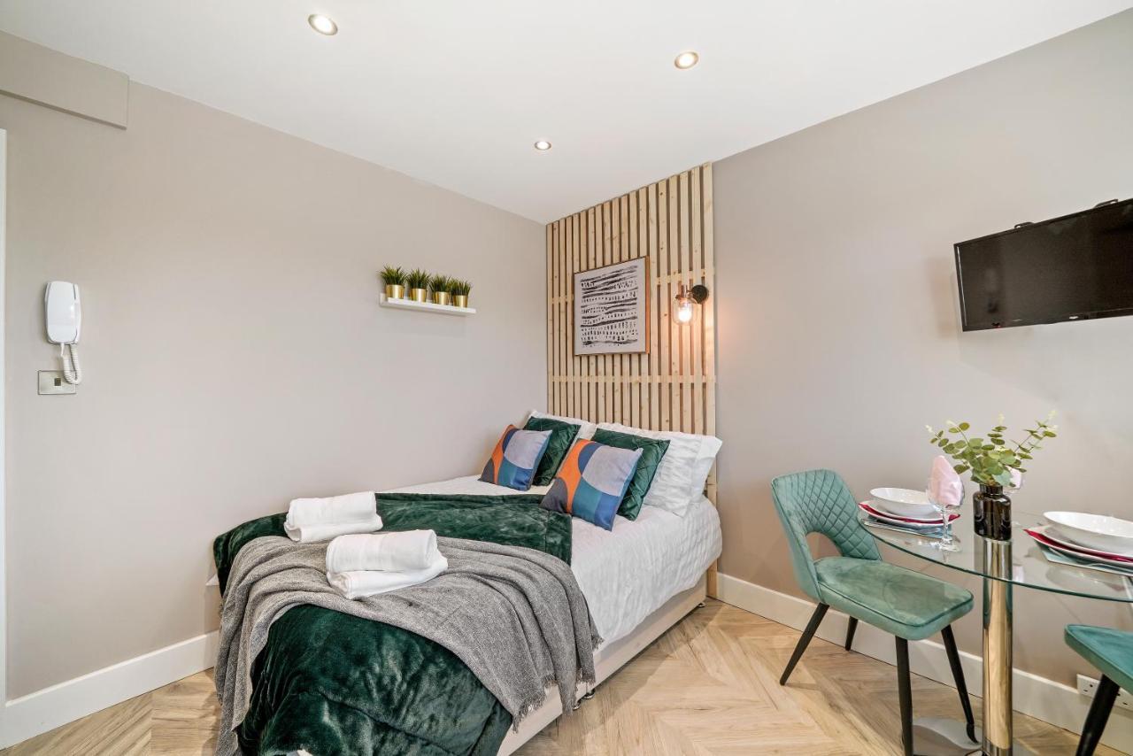 Cosy Heathrow - Parking - Garden Apartamento Londres