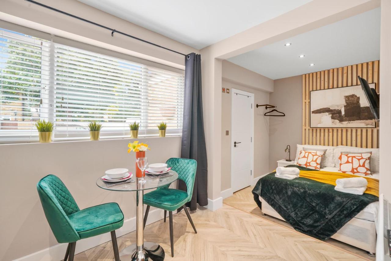 Apartment Stunning Heathrow - Parking - Garden London