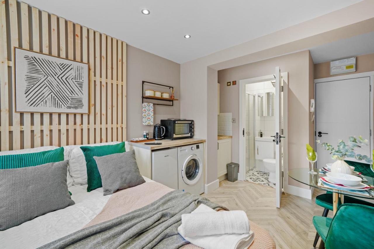Apartment Stunning Heathrow - Parking - Garden *