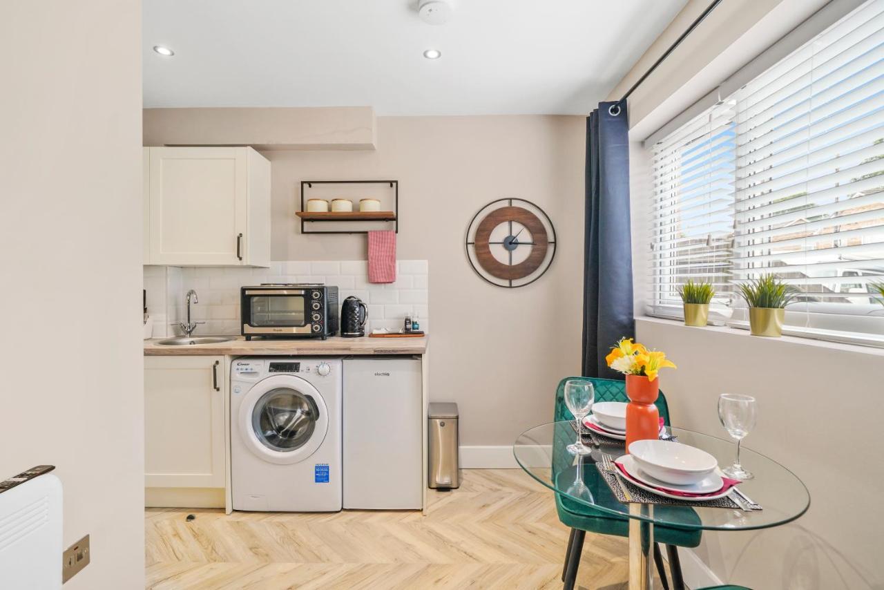 Apartment Stunning Heathrow - Parking - Garden