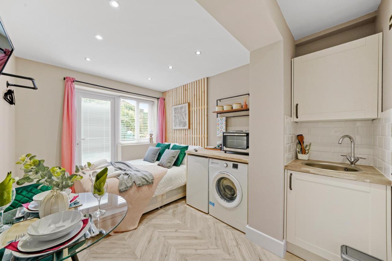 Stunning Heathrow - Parking - Garden * London