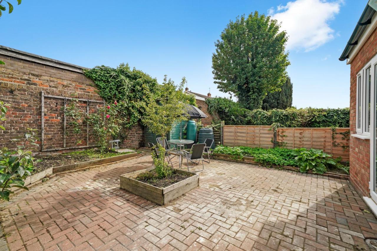 Stunning Heathrow - Parking - Garden London