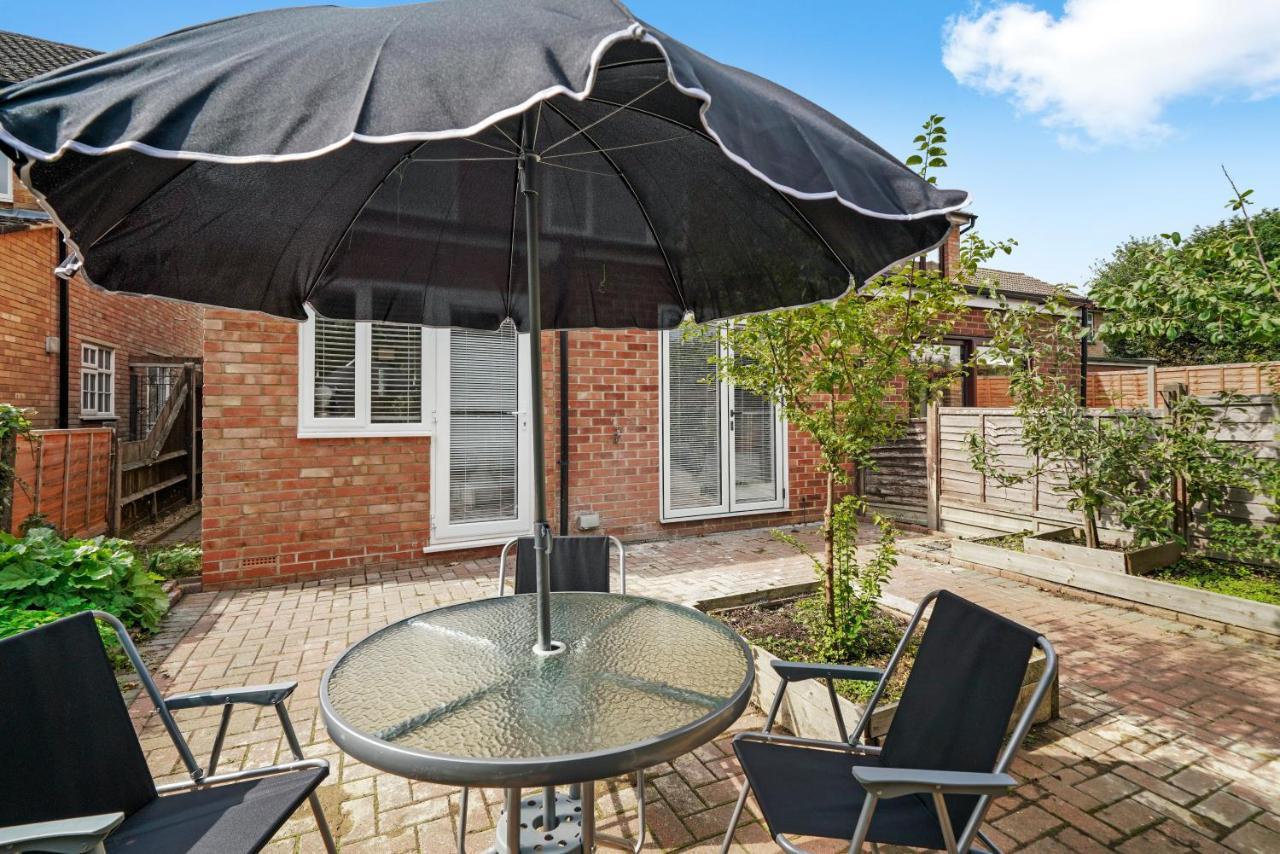 Stunning Heathrow - Parking - Garden *