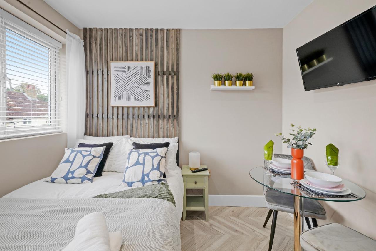 Stunning Heathrow - Parking - Garden Apartamento Londres